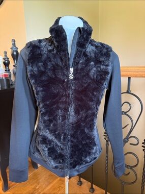 Daily Sports Born in Sweden fur front jacket